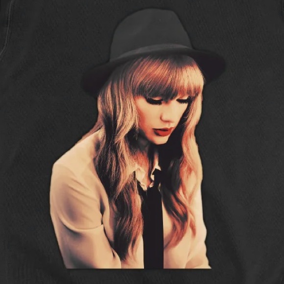 TAYLOR SWIFT Beautiful Tragic Love Affair Crewneck Sweatshirt 2XL RED Album - Picture 2 of 6